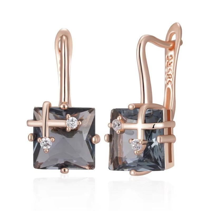 French Hollow Pattern Heart-shaped Earrings